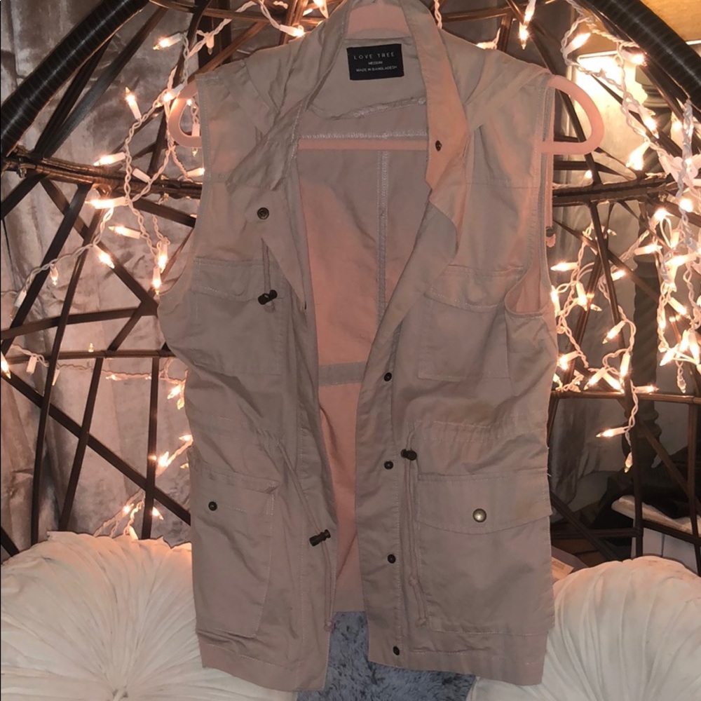 Girly vest with utility pockets